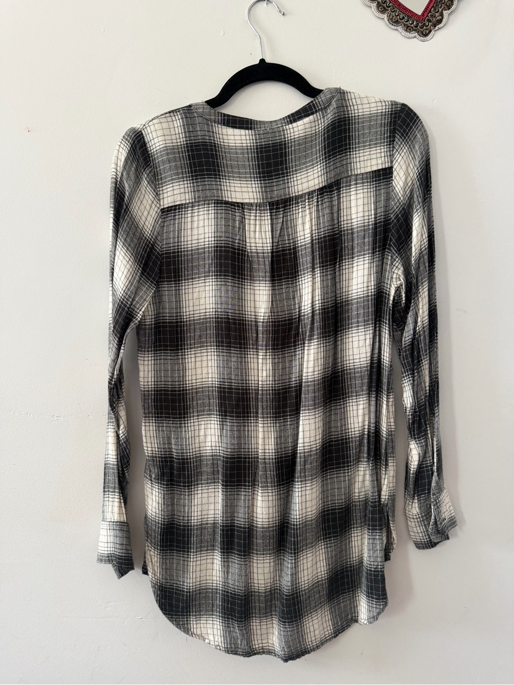 Universal Thread Black & White Plaid Button-Down Shirt
